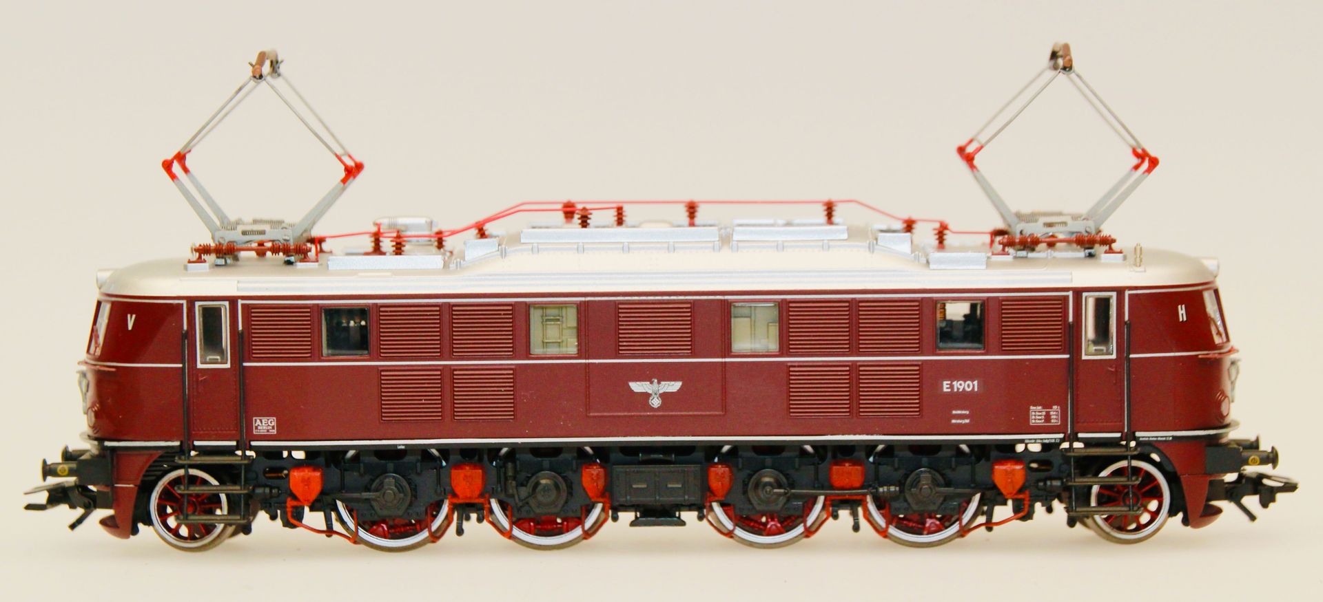 Trix 22605 - Trix - E-Lok E19 01 DRG Ep.II rot H0/GL